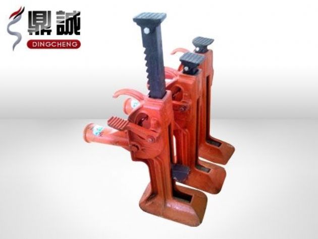 點(diǎn)擊查看詳細(xì)信息<br>標(biāo)題：齒條式起道機(jī) 閱讀次數(shù)：4455